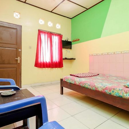 Primadona Homestay Sleman  Extérieur photo